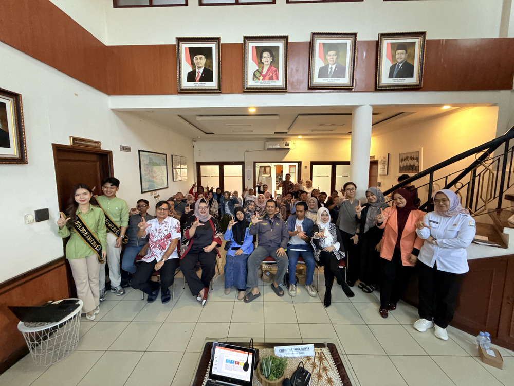 Gambar: Foto bersama para perserta acara Fasilitasi 4 Pandu Literasi Digital Pendidikan dan Disabilitas
