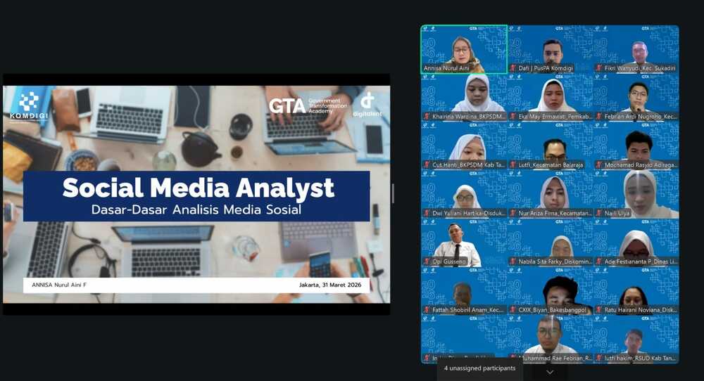 Gambar: Cover Social Media Analyst j