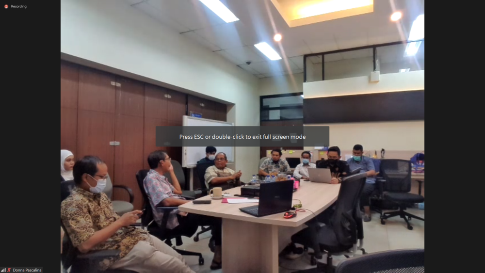 Gambar: Rapat dengan Prof Suhono ITB