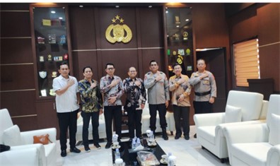 Gambar: Foto bersama dengan Kapolda Provinsi Gorontalo Irjen Pol. Drs. Angesta Romano Yoyol, MM