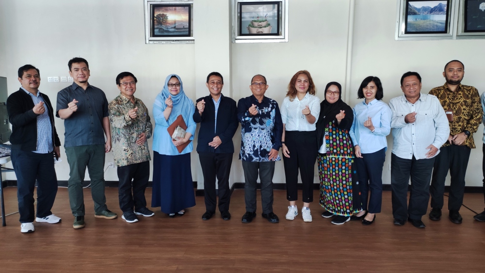 Gambar: Foto Kepala Badan Pada Rapat Koordinasi Pemetaan Kebutuhan Pelatihan Program Pelatihan Digital Leadership Academy Mitra United Nations Asian and Pacific Training Centre for Information and Communication Technology for Development (UN-APCICT) – Pemerintah Provinsi Daerah Istimewa Yogyakarta Tahun 2023