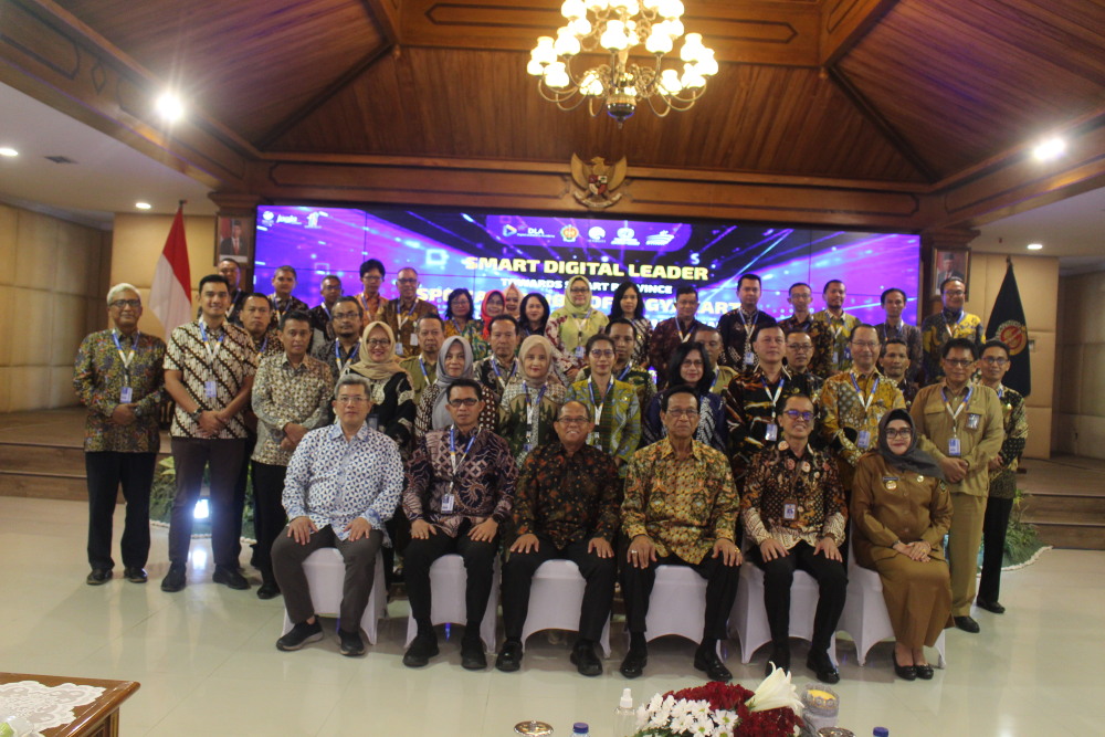 Gambar: Foto Kepala Badan Pengembangan SDM dan Gubernur DI Yogyakarta Pada Pembukaan Digital Leadership Academy  Smart Province mitra UN-APCICT dan Pemerintahan DIY Yogyakarta