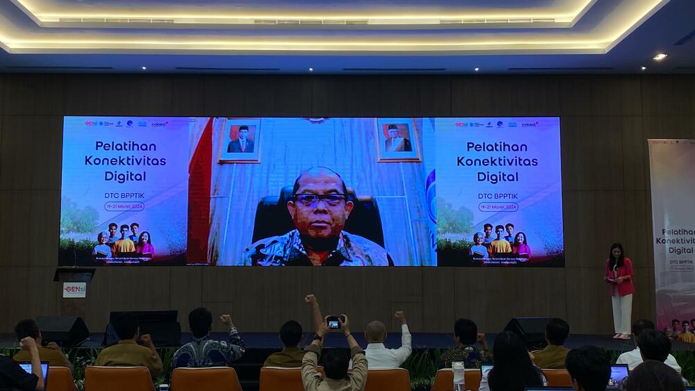 Gambar: Foto Kepala Badan Pada Pembukaan Pelatihan dalam Kerangka DTC Initiatives Framework  kolaborasi antara BPSDM Kominfo, Pemerintah Kabupaten Minahasa Utara, Indosat Ooredoo Hutchison, dan CISCO Indonesia