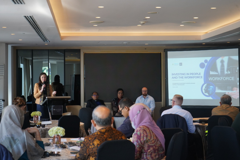 Gambar: Foto Kepala Badan saat menjadi Nara sumber dalam Workshop with Australia’s Digital Transformation Agency (DTA)