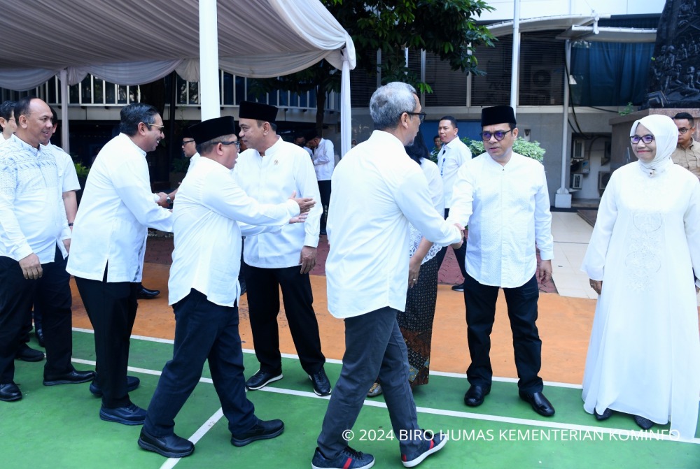 Gambar: Foto Kepala Badan Pada Apel Pagi dan Halal bihalal Hari Raya Idul Fitri 1445 H Seluruh Pegawai dan Pimpinan Kemenkominfo