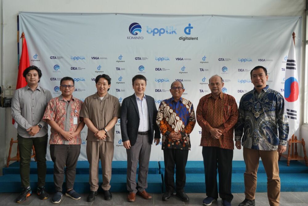 Gambar: Foto Kepala Badan Pada Rapat Kerjasama antara BPSDM Kominfo dengan National IT Industry Promotion Agency (NIPA) Korea