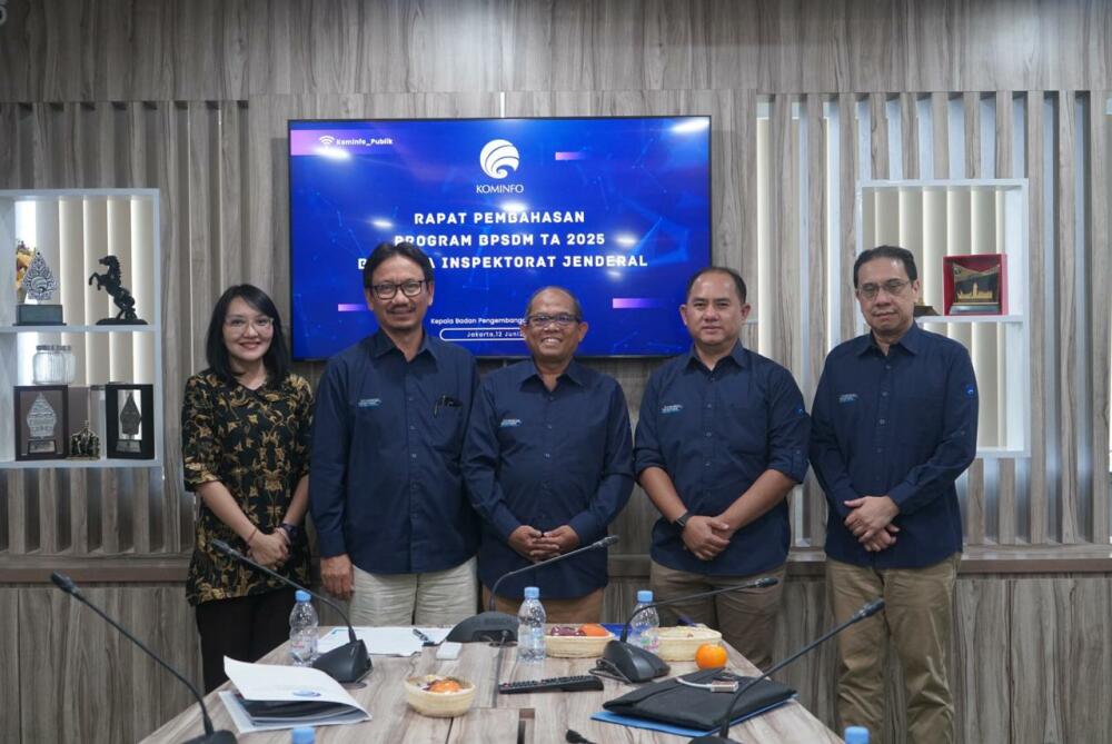 Gambar: Foto Rapat Evaluasi  Program BPSDM Kominfo 2024 dan 2025 Dengan Inspektur Jendral Kementerian Kominfo 