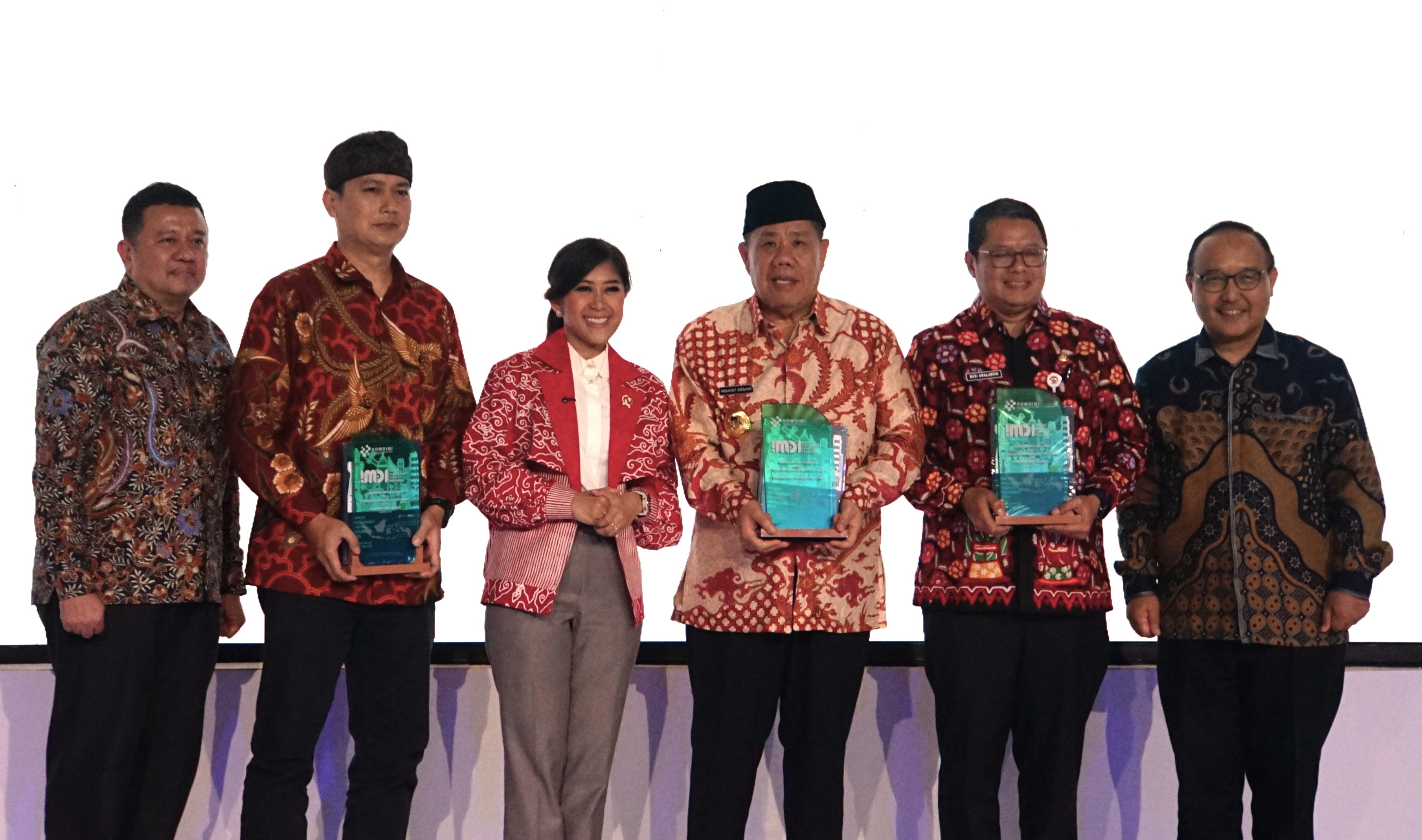 Tiga Pemprov peraih nilai tertinggi IMDI 2025. Foto: Humas BPSDM Komdigi.