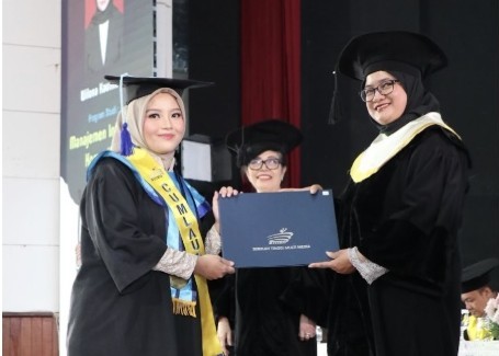 Salah satu dari tujuh lulusan terbaik dan termuda STMM. Foto: Humas STMM.