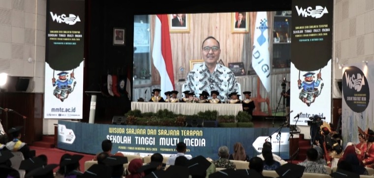 Kepala BPSDM Komdigi, Boni Pudjianto mewakili Menteri Komdigi mengapresiasi kontribusi STMM siapkan generasi muda yang cakap teknologi, kreatif, adaptif, dan berdaya saing global. Foto: Humas STMM.