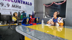 Sosialisasi DTS, DLA, dan Beasiswa Kominfo di Radio Suara Rakyat Gorontalo