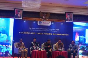 Foto Kepala Badan Pengembangan SDM Kominfo Pada Seminar Jabatan Pimpinan Tinggi Kementerian Komunikasi dan Informatika dengan Tema Leaders and Their Power of Influence 