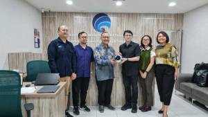 Kepala BPSDM Komdigi dengan Tools for Humanity