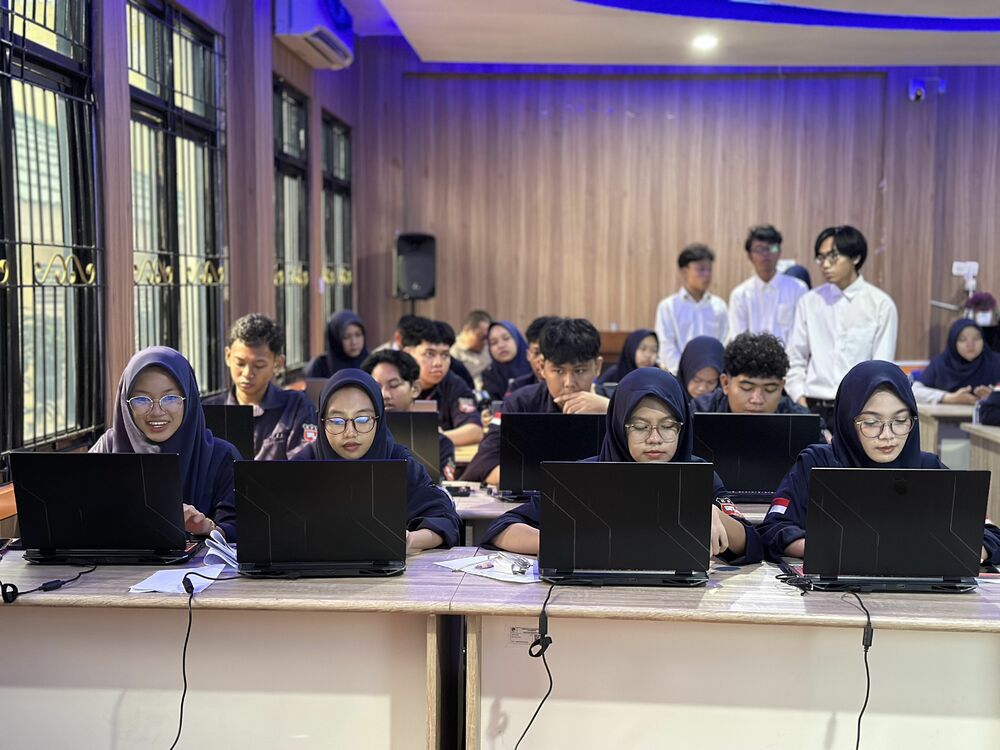 Gambar: Siswa SMK Negeri 4 Banjarmasin Ikuti Pelatihan ‘Data Analytics’