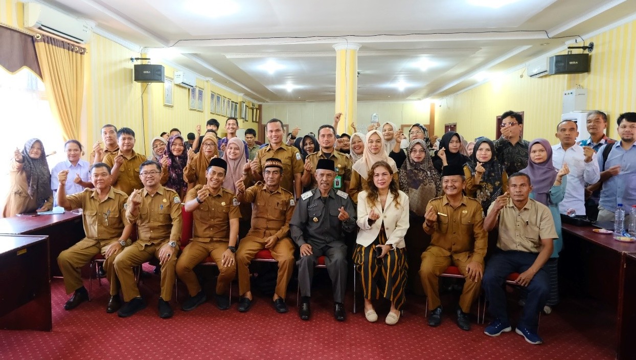 Kak Itha bersama Wakil Bupati dan Peserta Pelatihan GTA Aceh Singkil