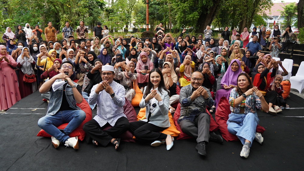 Gambar: Kepala BPSDM Komdigi, Staf Khusus Menkomdigi, dan Plt.  Kepala BBLSDM Komdigi Medan hadir memberikan edukasi langsung kepada masyarakat Kota Medan menjelang Ramadan 1447 H.