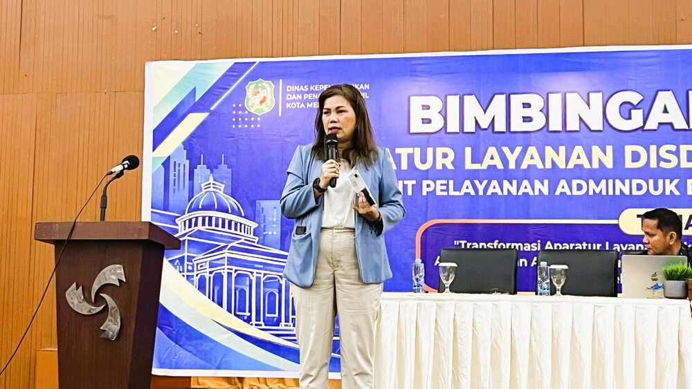 Gambar: Kepala BBLSDM Komdigi Medan, Christiany Juditha, memberi materi terkait keamanan data.